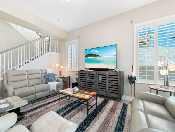 Luxurious 6-Bedroom Beachfront Residence Near Bonita Beach